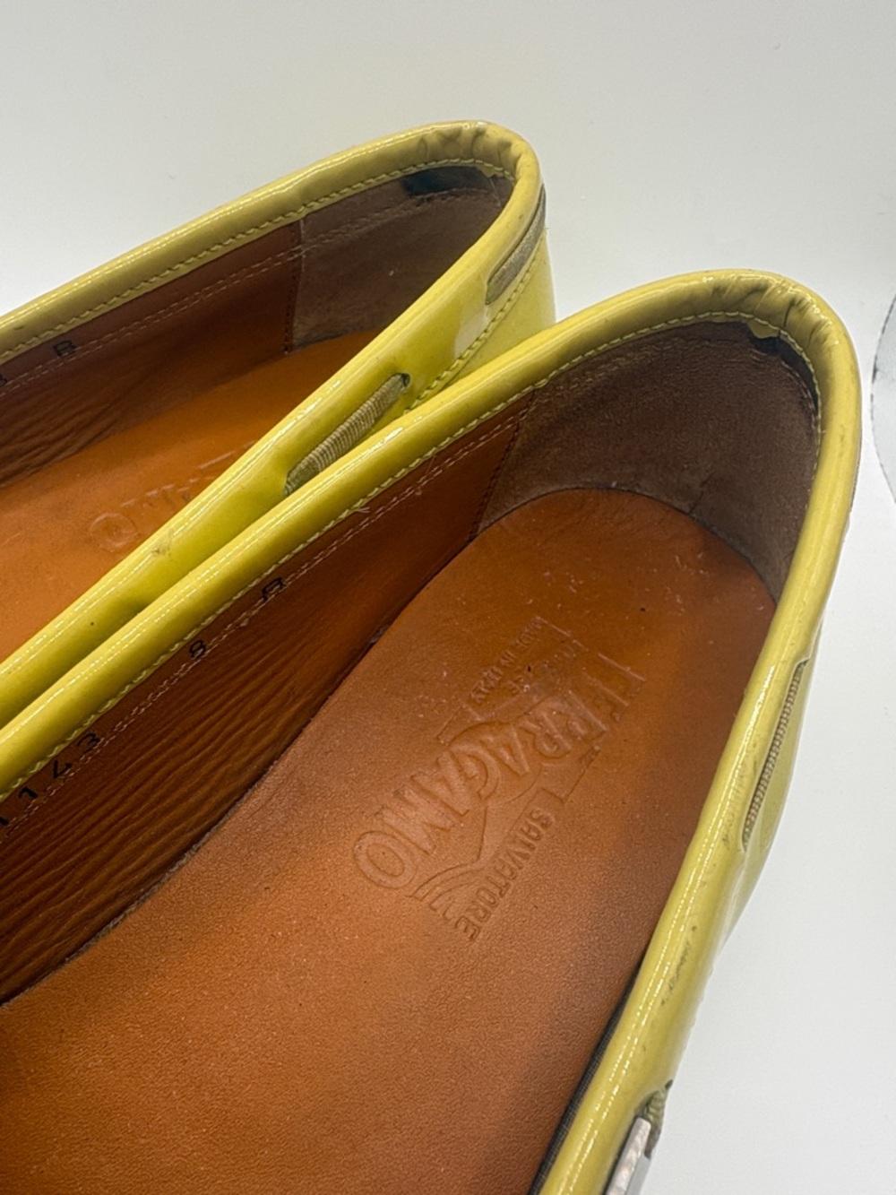 Salvatore Ferragamo Yellow Green Patent Leather Bow Tie Driving Loafers Size 8 - Picture 3 of 12